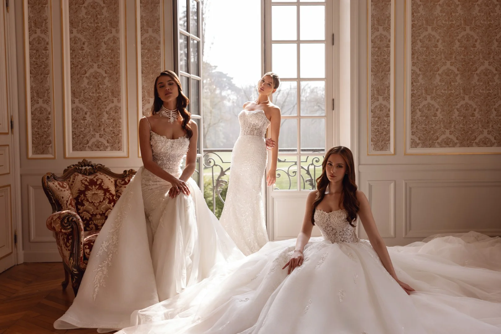Kleiderreihen im Sima Couture Store in Istanbul